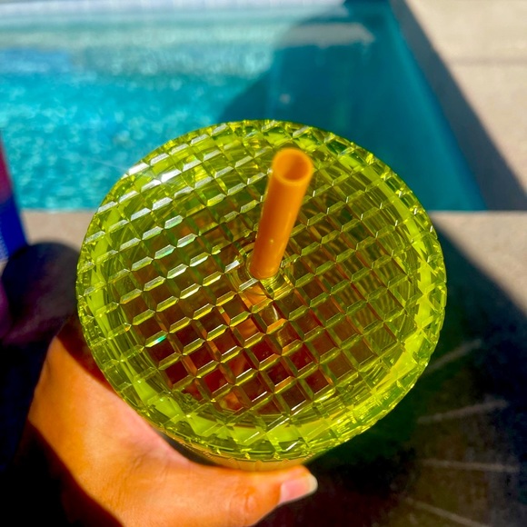 Authentic Starbucks 24oz cup - Picture 4 of 4